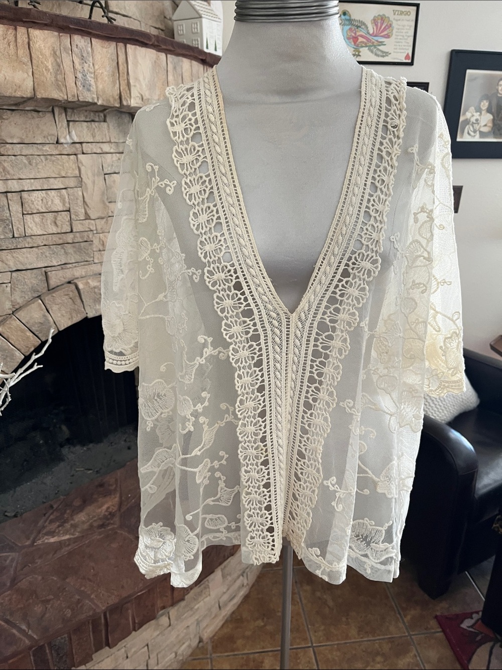 Capio Embroidered Lace Kimono Top Size S/M